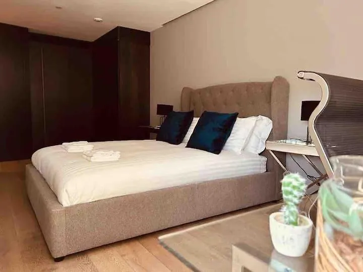3 Bed 2 Bath Penthouse Hoxton Square With Terrace Apartment London 0*,  United Kingdom